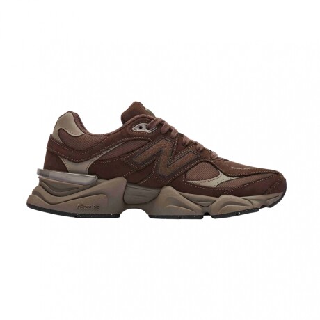 Championes New Balance 9060 Brown