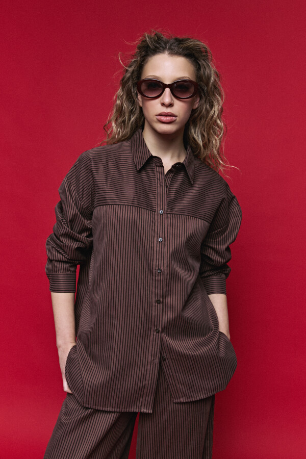 CAMISA LINAR Chocolate