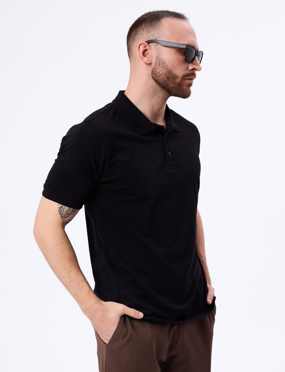 Remera m/c lisa pique negro