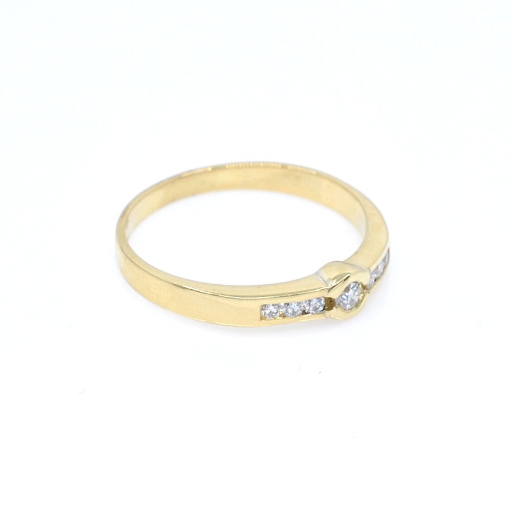 Anillo en oro 18k amarillo y brillantes Anillo en oro 18k amarillo y brillantes