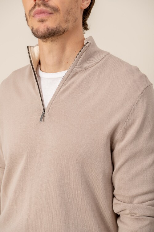 Sweater medio cierre Beige
