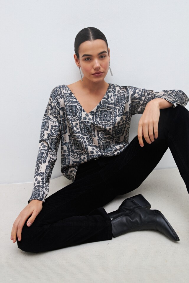 Blusa frente estampado beige