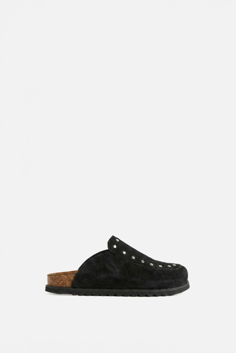 Zueco tachas simil gamuza - negro 