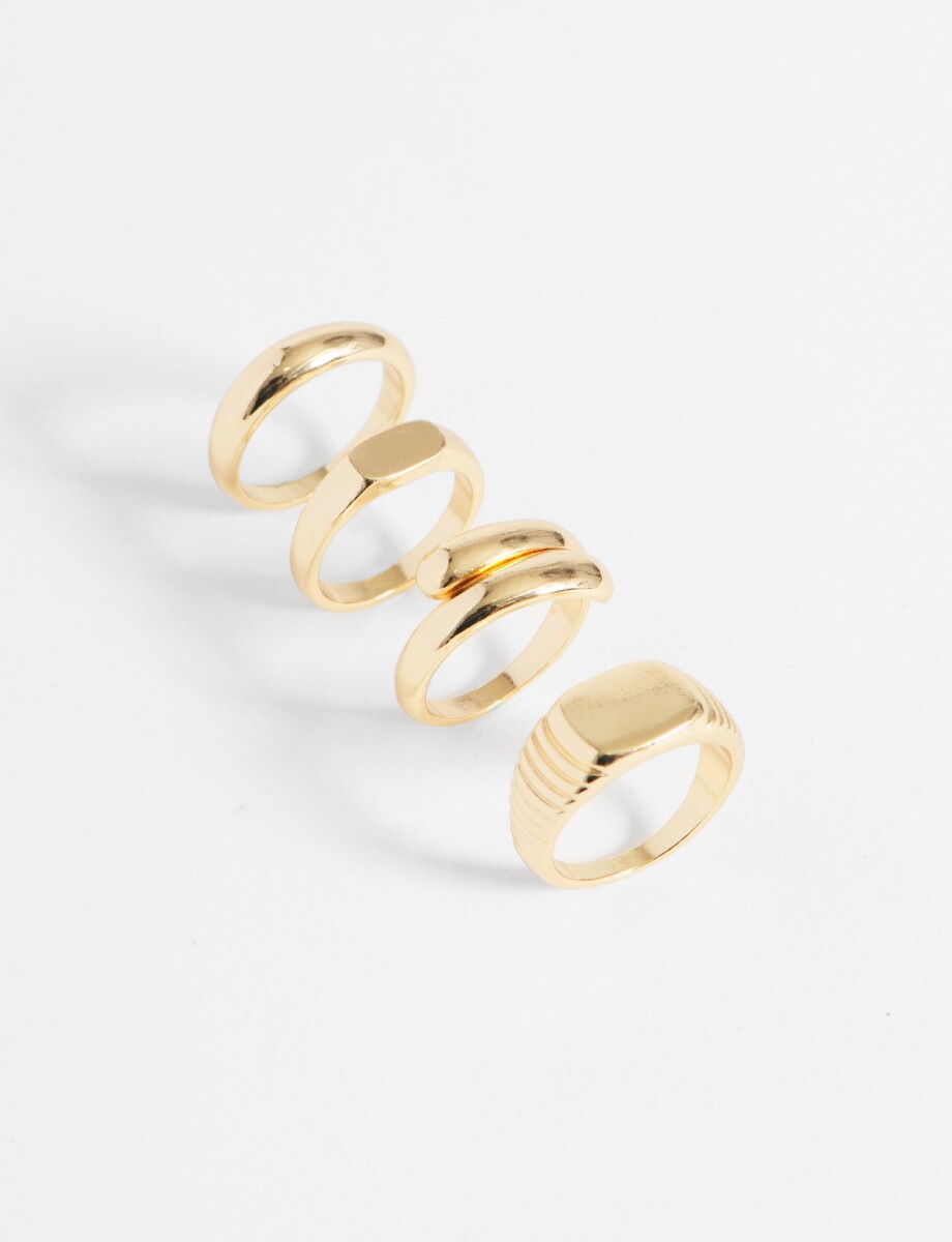 Set de cuatro anillos basicos - dorado 