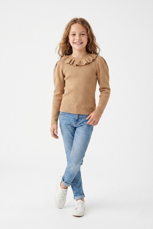 Sweater con volado TOSTADO