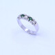 Anillo medio sin fin oro 18k blanco con esmeraldas y brillantes. Anillo medio sin fin oro 18k blanco con esmeraldas y brillantes.