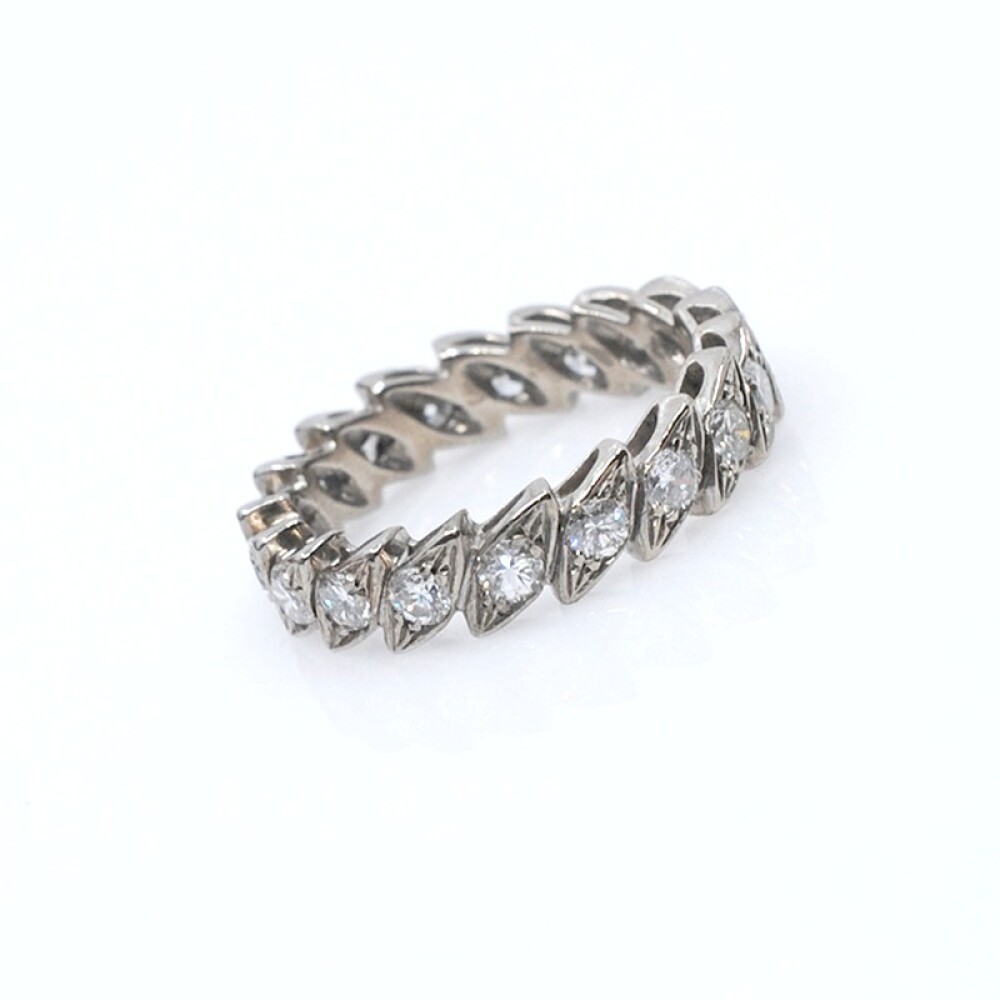 Anillo sin fin en oro 18k blanco y brillantes Anillo sin fin en oro 18k blanco y brillantes