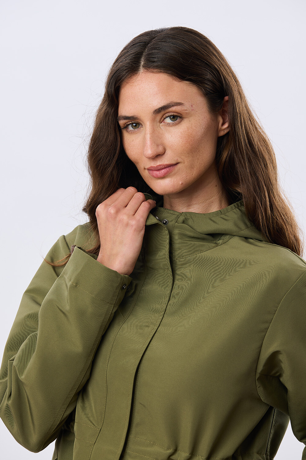 CAMPERA CON CAPUCHA Verde