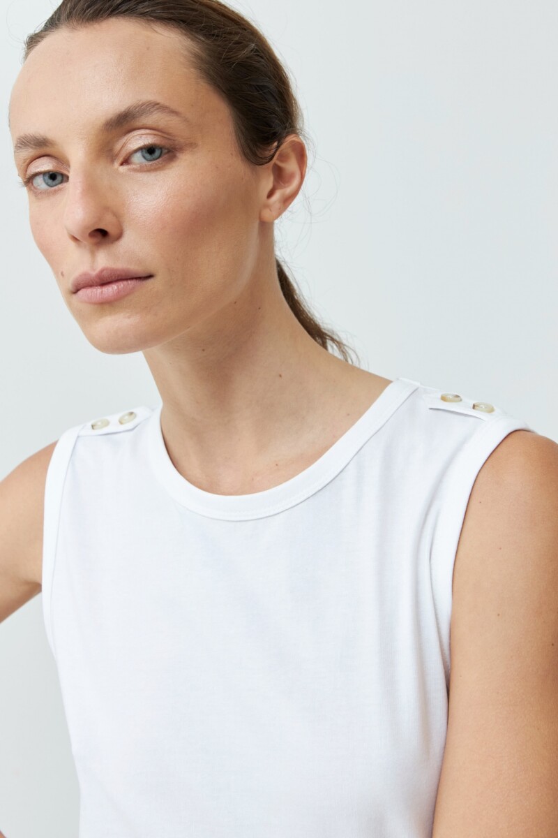 Musculosa con botones en hombros blanco