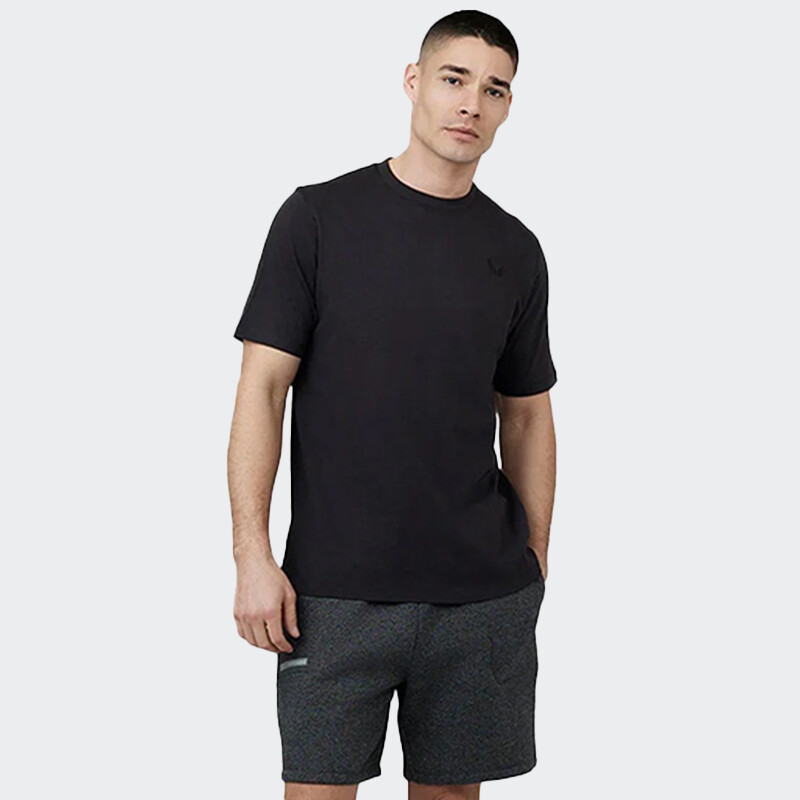 Remera Castore Embroidered Logo Negro