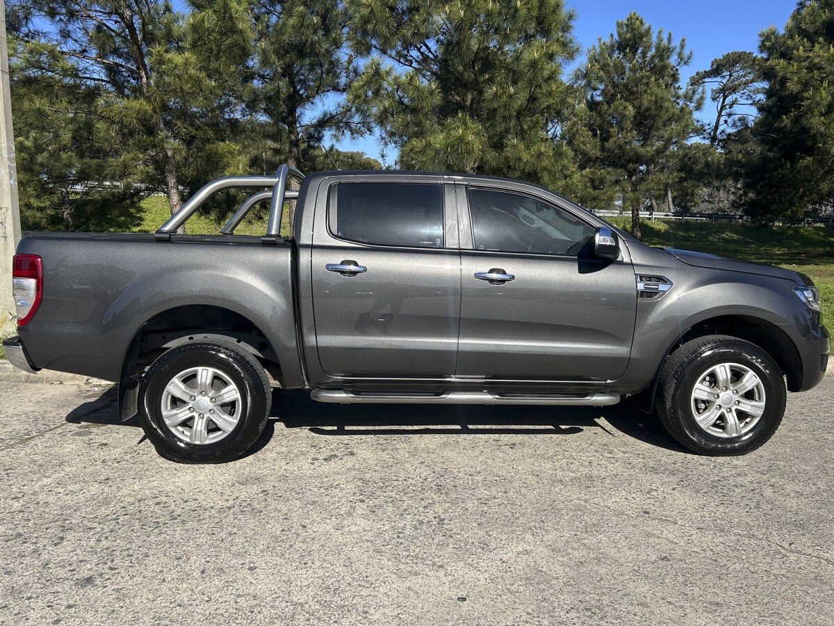 Ford Ranger XLT 2.5 EXCELENTE ESTADO! | Permuta / Financia Ford Ranger XLT 2.5 EXCELENTE ESTADO! | Permuta / Financia