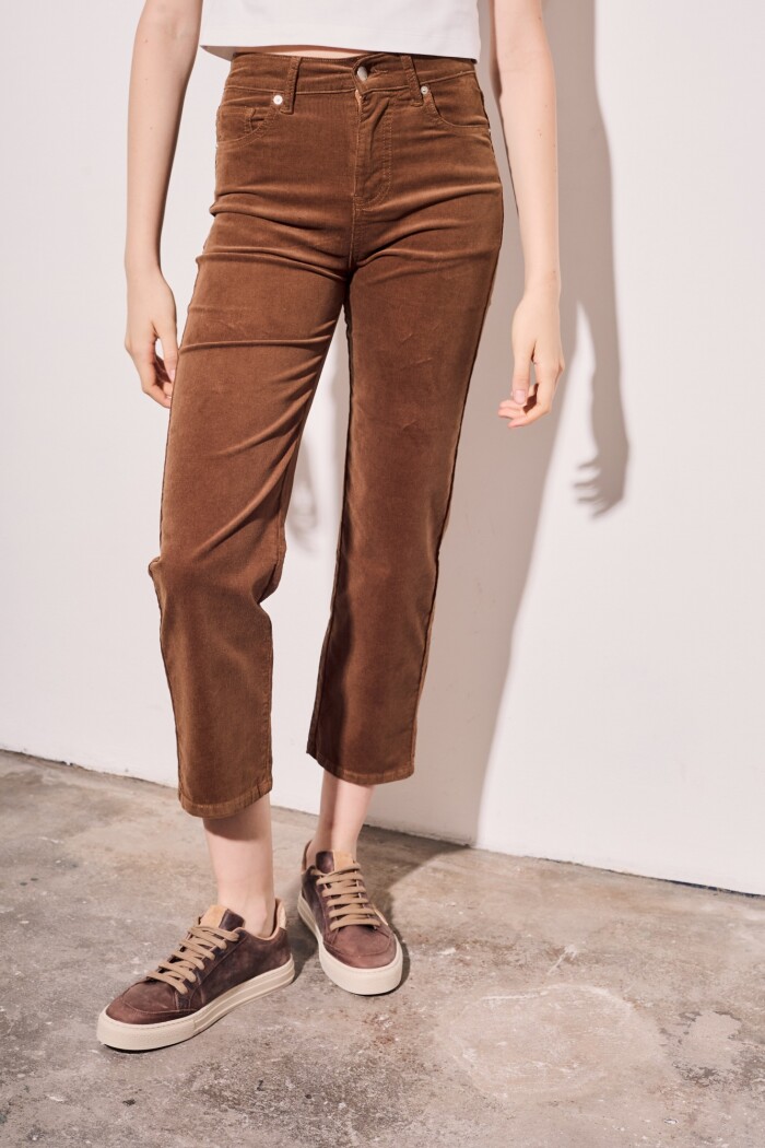 Jean Corduroy Recto Marrón