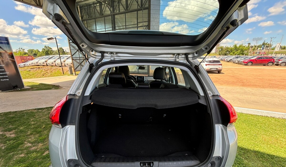 Peugeot 2008 Griffe MT6 - 2018 Peugeot 2008 Griffe MT6 - 2018