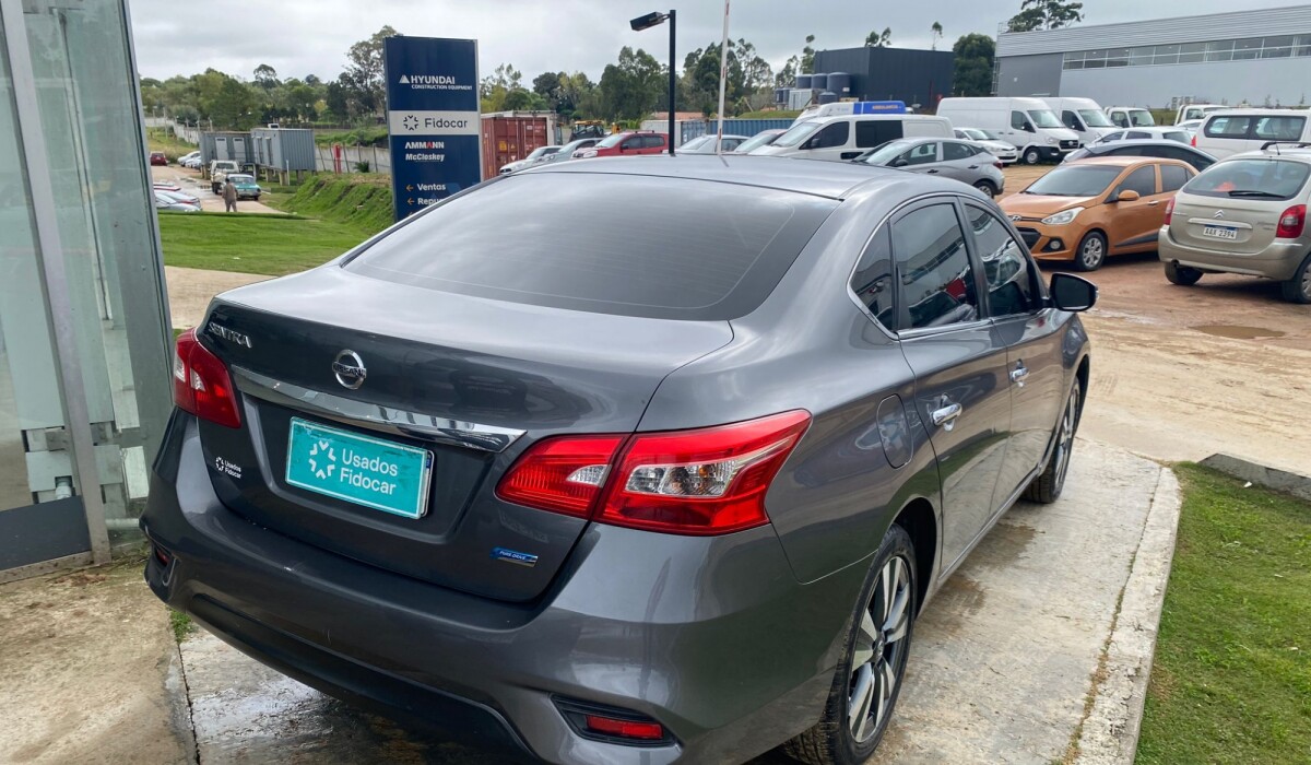 Nissan Sentra Exclusive CVT - 2018 Nissan Sentra Exclusive CVT - 2018