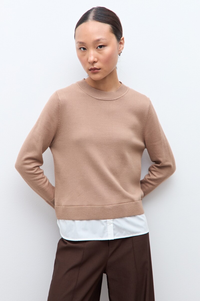 Sweater con camisa tostado melange