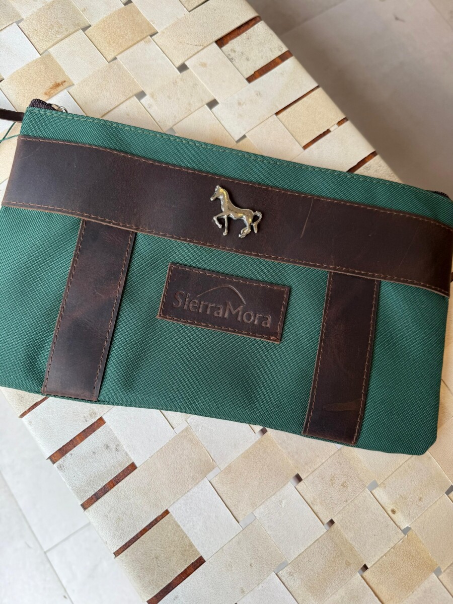 Sobre Cartuchera Mustang - Chocolate / Verde Inglés 