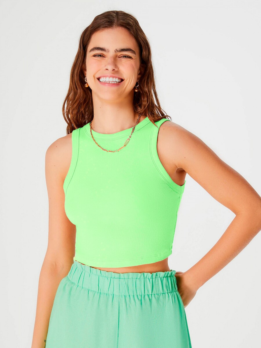 MUSCULOSA CROPPED FEMENINA EN TELA ACANALADA - VERDE 