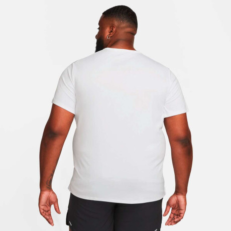 Remera Nike Dri-Fit Miler De Hombre Blanco