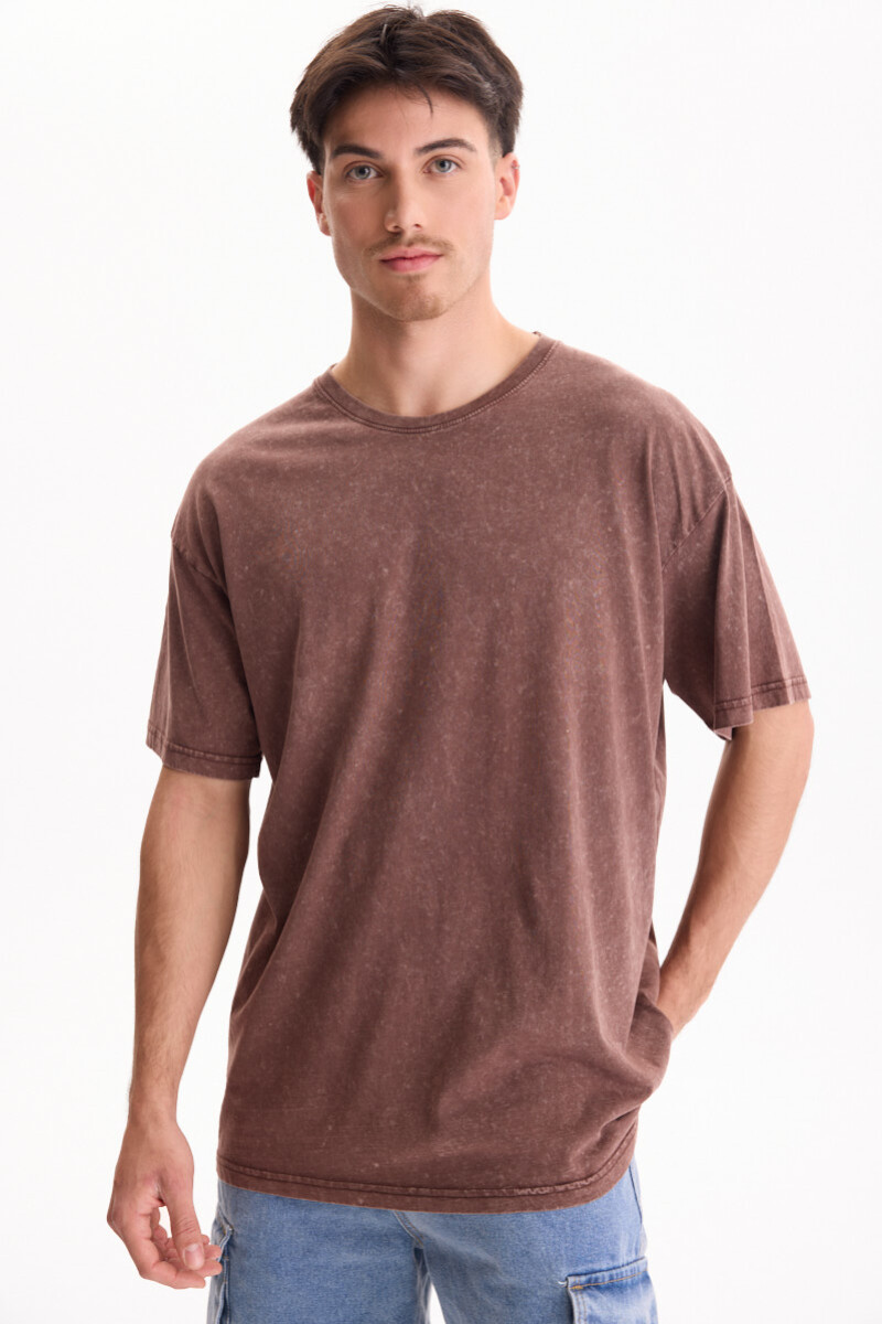 Remera Downtown Marron
