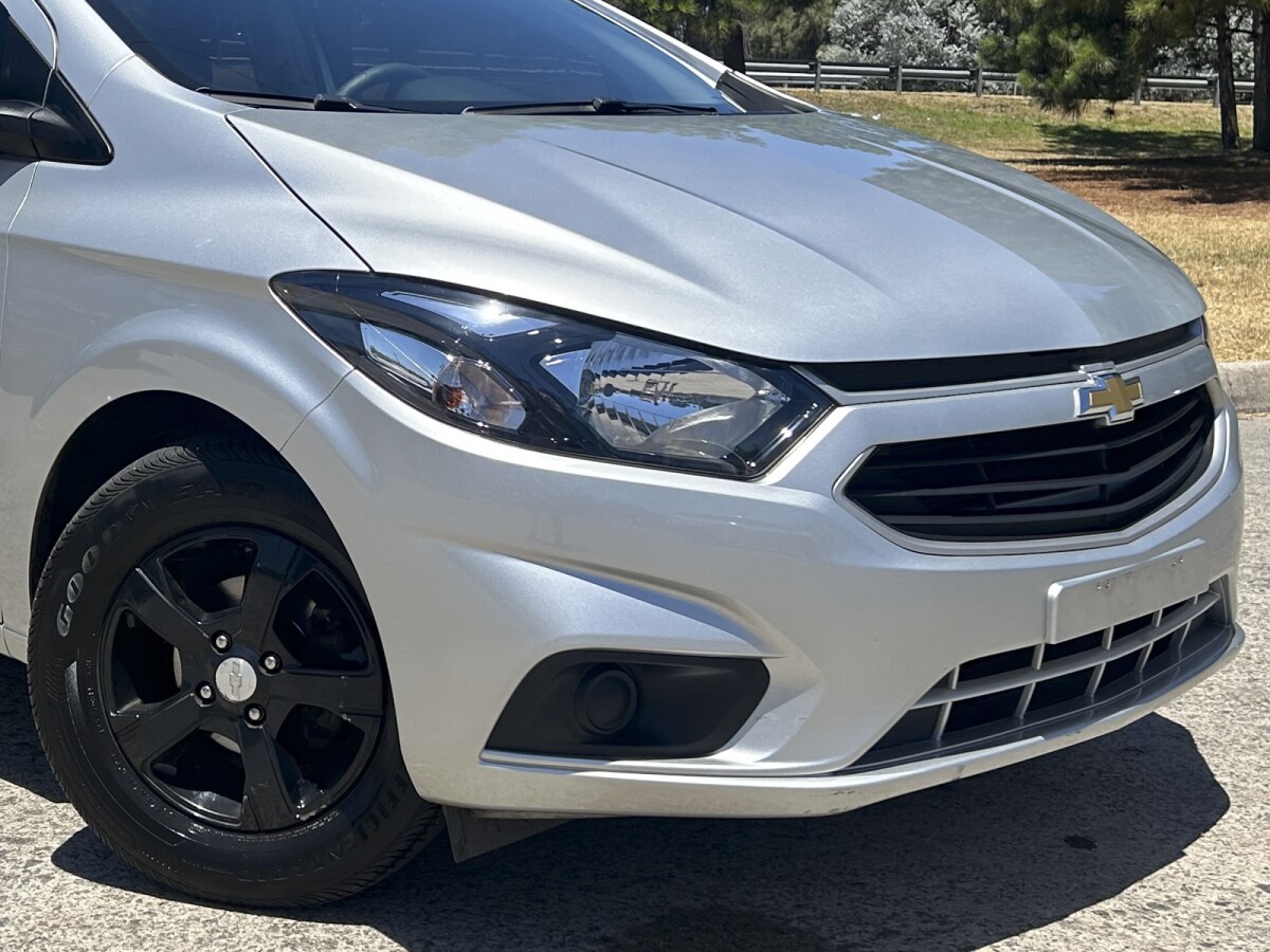 Chevrolet Joy Plus 1.0 Sedan Extra Full | Permuta / Financia Chevrolet Joy Plus 1.0 Sedan Extra Full | Permuta / Financia