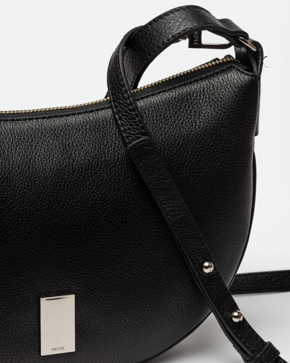 Cartera al Hombro Lua En Cuero Graneado Negro