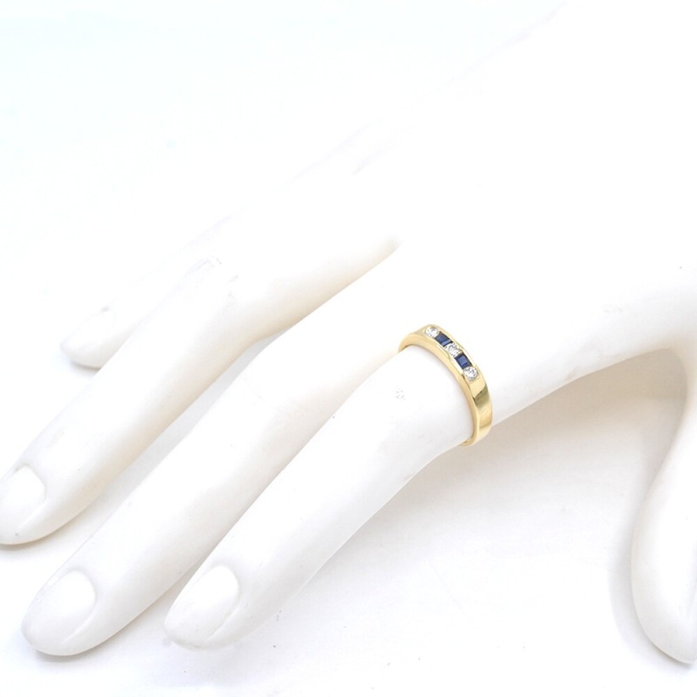 Anillo en oro 18k amarillo, brillantes y zafiros Anillo en oro 18k amarillo, brillantes y zafiros