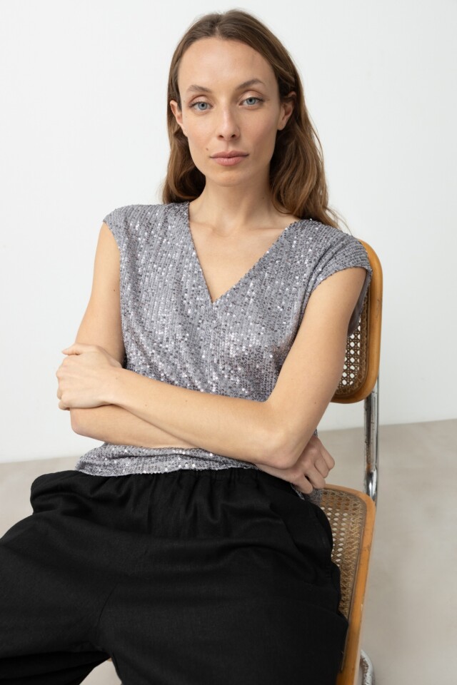 Blusa lentejuelas escote V plateado