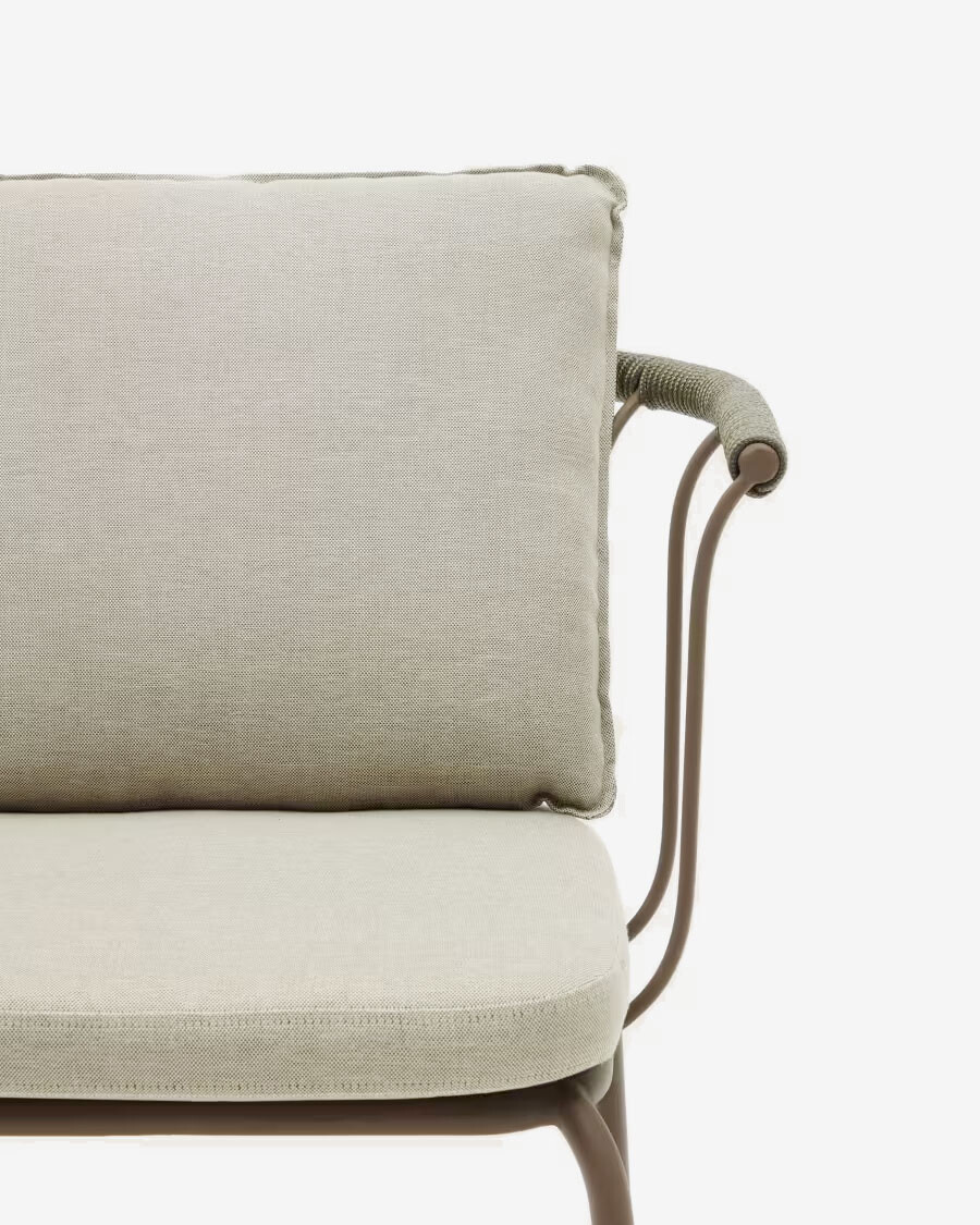 Silla apilable Salguer de cuerda y acero con acabado pintado marrón Silla apilable Salguer de cuerda y acero con acabado pintado marrón