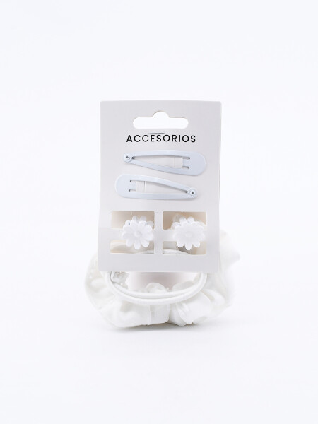 COLEROS Y BROCHES PACK X 4 BLANCO