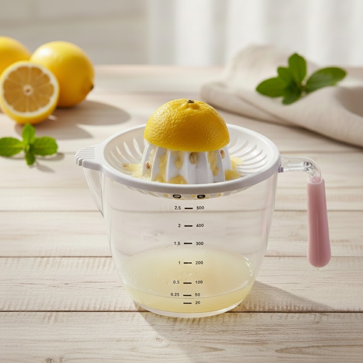 Taza medidora 500 ml con exprimidor D12x16 cm - TRANSPARENTE 