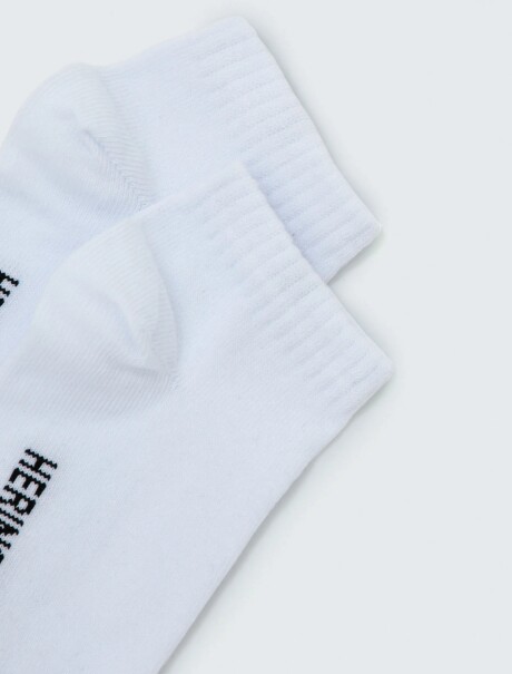 KIT DE 3 PARES DE MEDIAS UNISSEX BLANCO