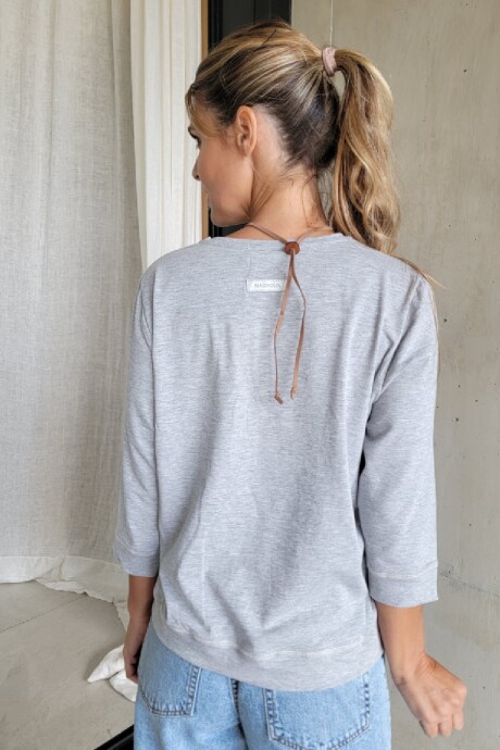 Remera Quebec Gris melange