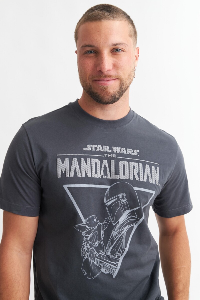 Remera Mandalorian GRIS OSCURO