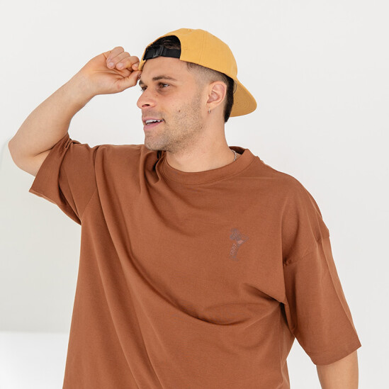 Remera Pulau 888 Marrón