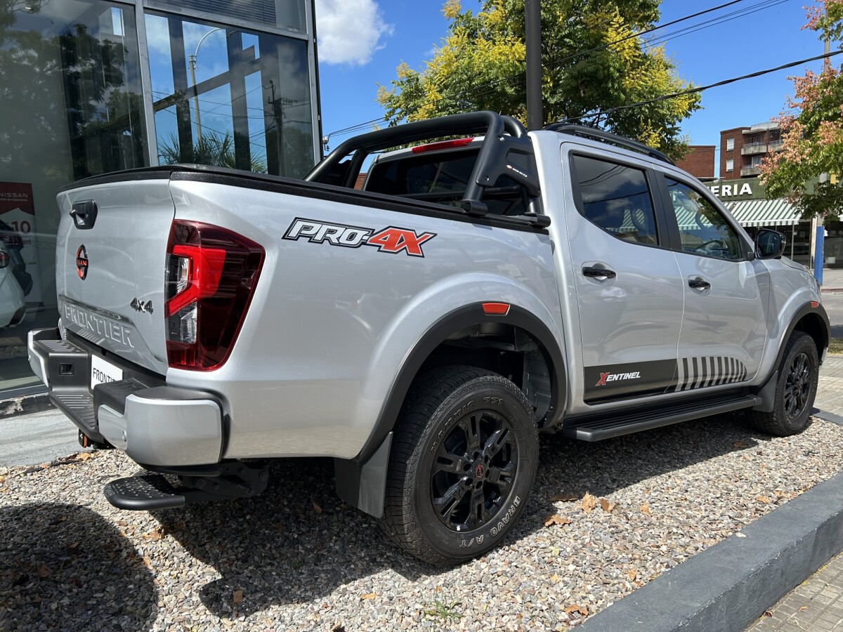 Nissan Frontier PRO-4X 2.5 4X4 DDTTi | Permuta / Financia Nissan Frontier PRO-4X 2.5 4X4 DDTTi | Permuta / Financia