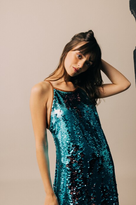 Using Dress Turquesa