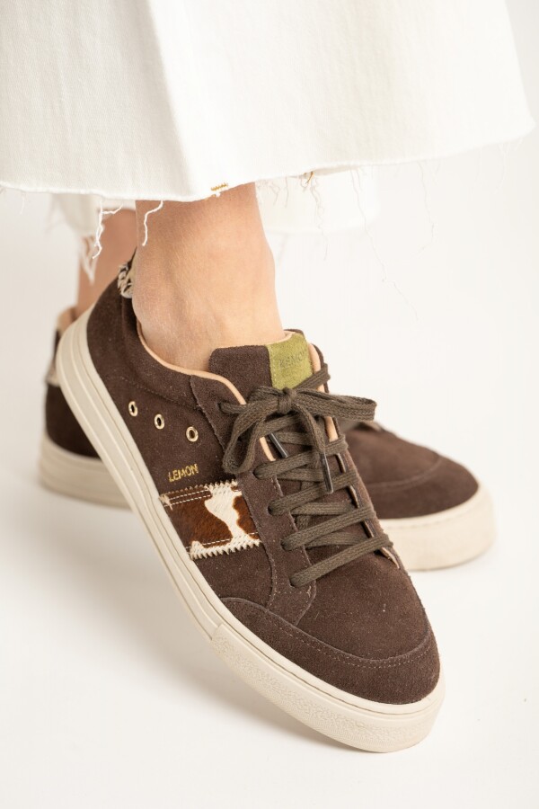 Zapatilla Gamuza Animal Print Vaca Marron