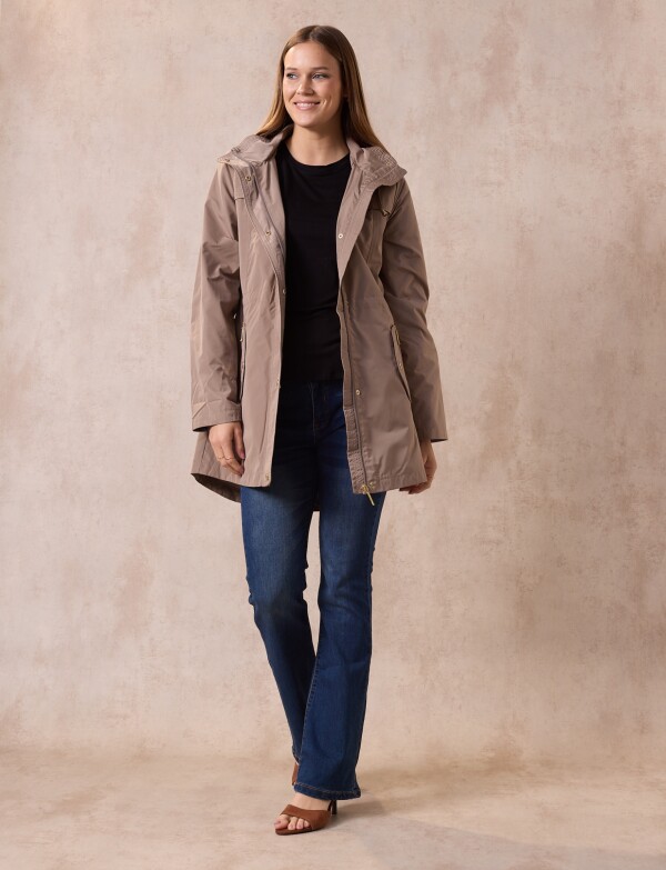 Campera Liviana Impermeable BEIGE OSCURO