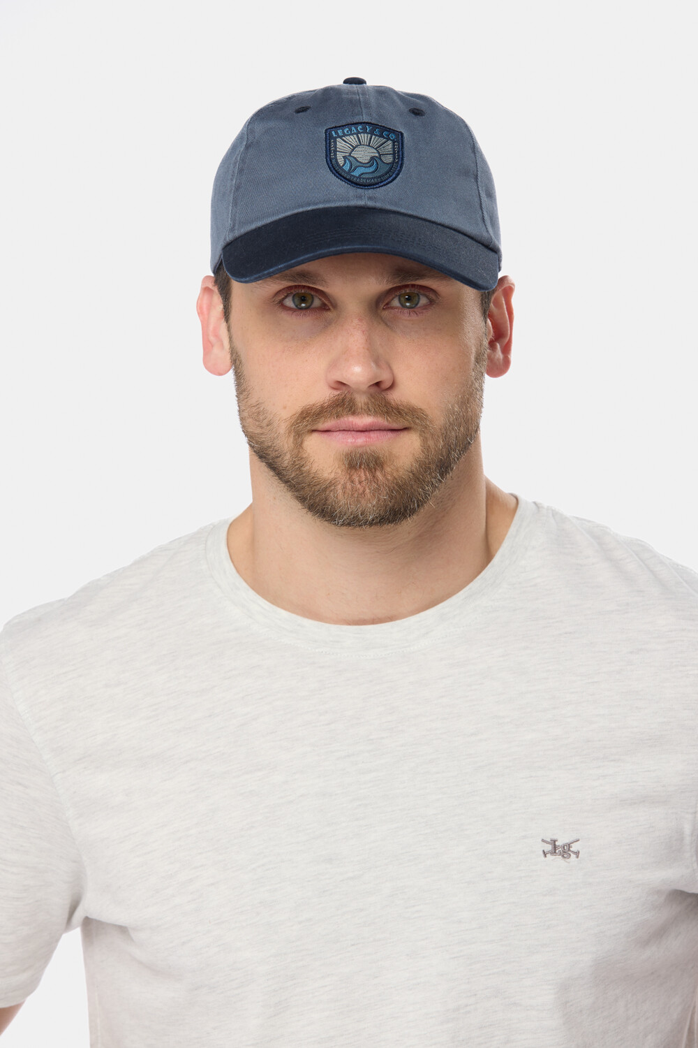 GORRO VISERA DE LONA CON PARCHE TEJIDO Piedra