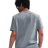 Remera Nike Club de Hombre Gris