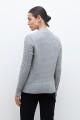 Sweater con estructuras y perlas gris melange