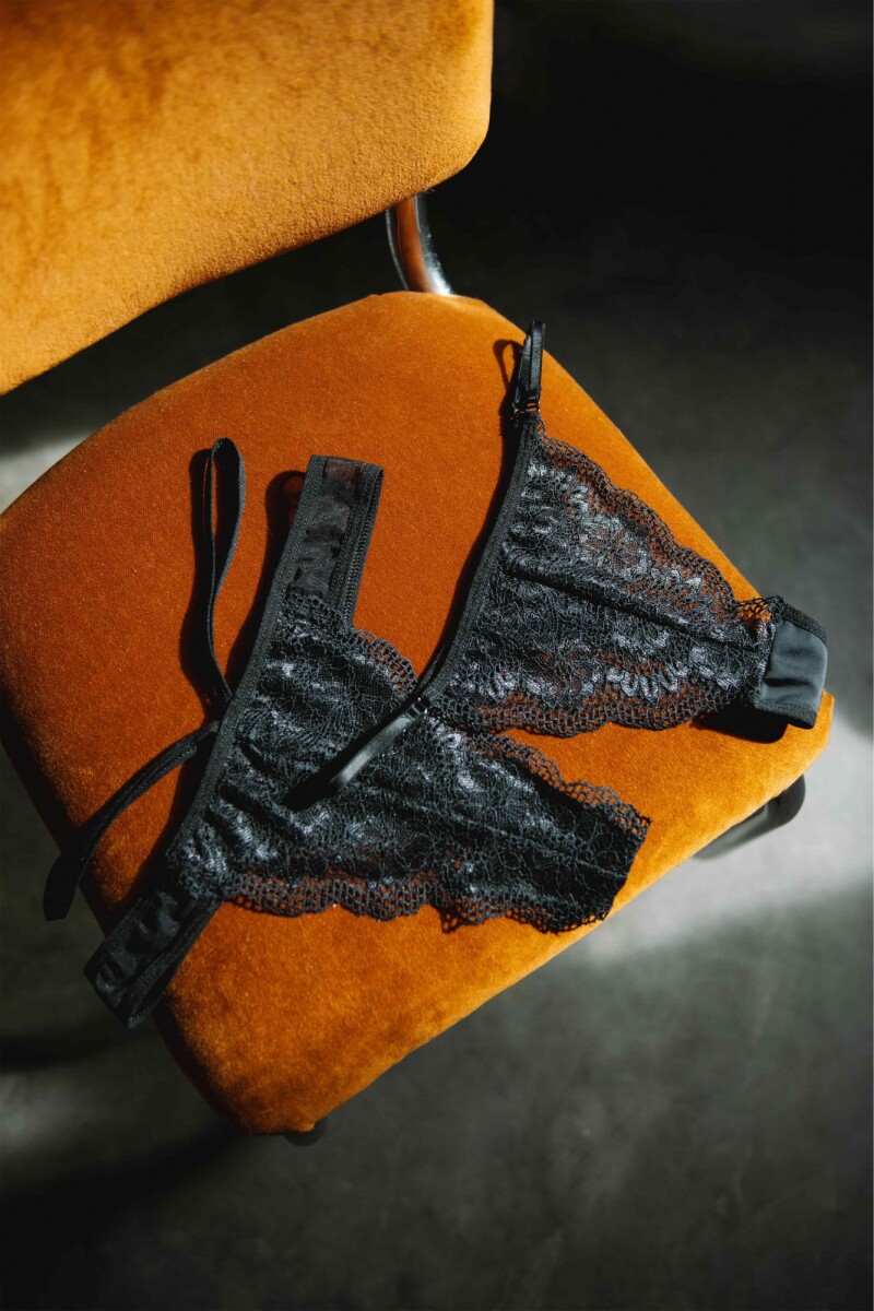 Pantie Less Roma Encaje Negro