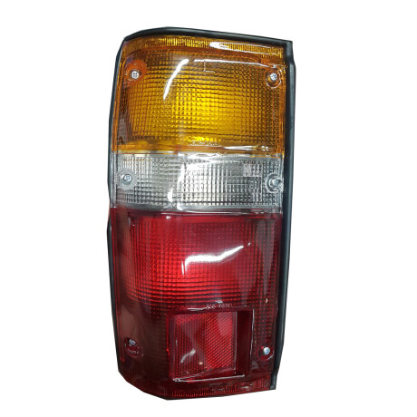 FAROL TOYOTA HILUX 84-87 IZQ.6 TORNILLOS - FAROL TOYOTA HILUX 84-87 IZQ.6 TORNILLOS -