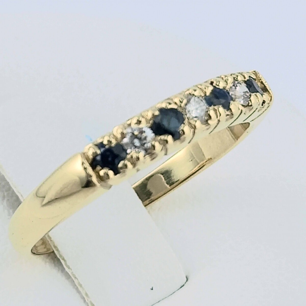 Anillo de oro 18 ktes, MEDIO SIN FIN. 