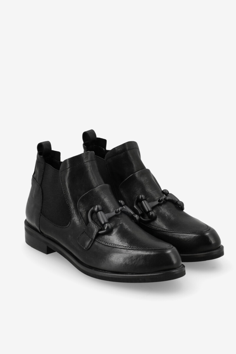 BOTA CORTA CON HEBILLA Negro