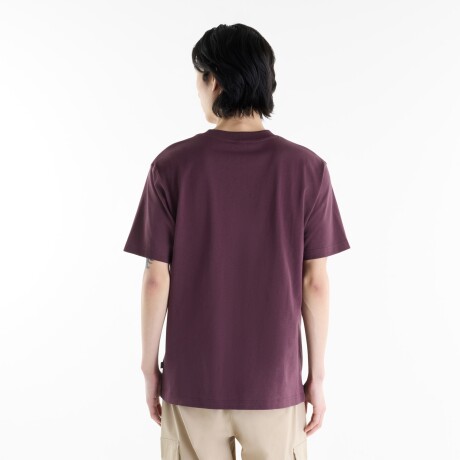 Remera New Balance de Hombre - Varsity - MT62M4ZXYLR BORDEAUX