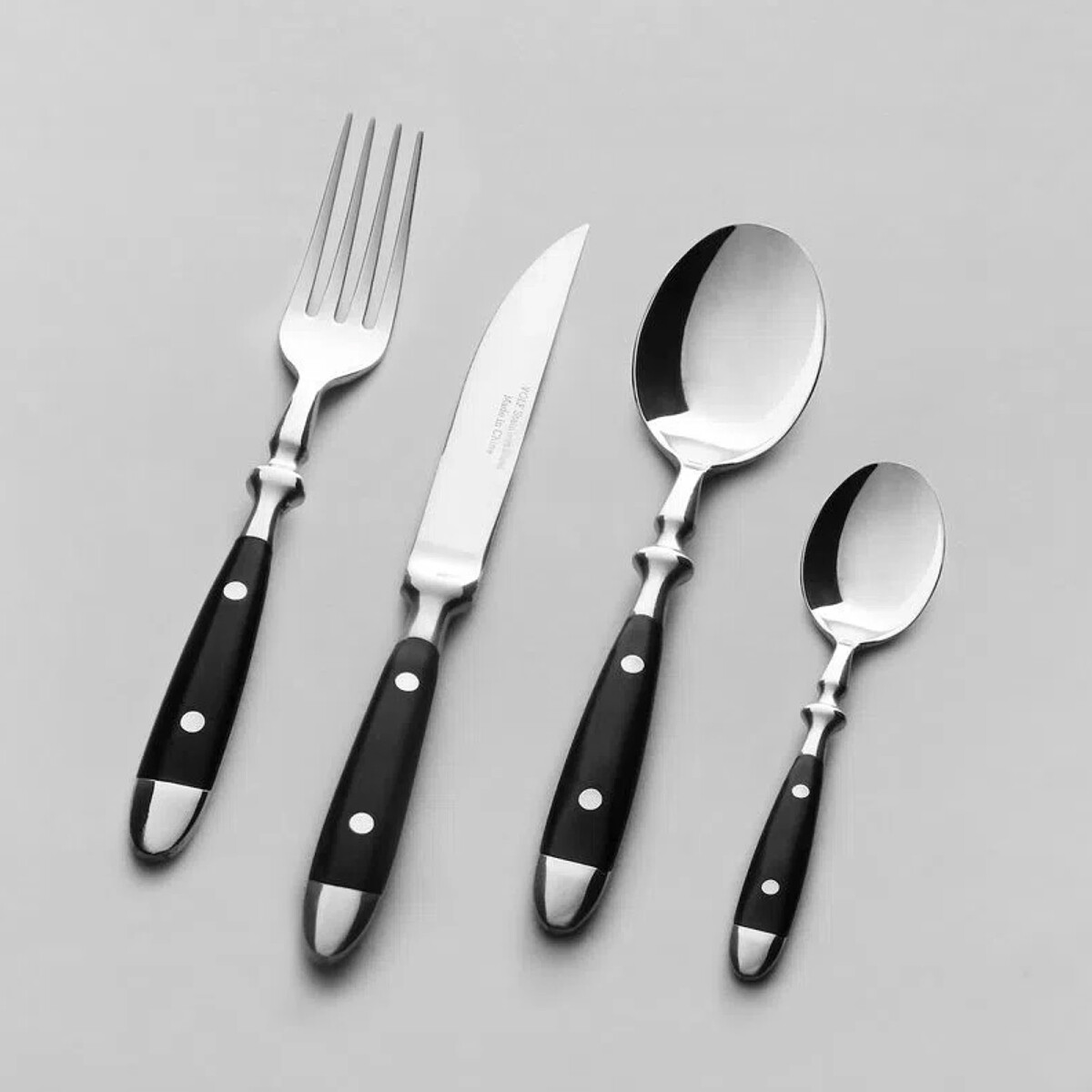 Set de Cubiertos Box 24 Piezas Volf Bistro Negro 