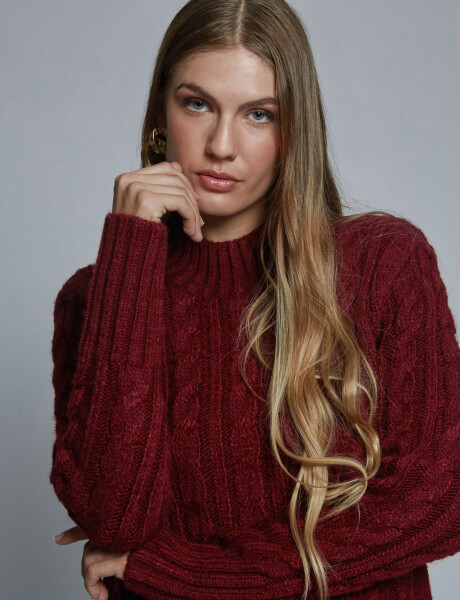 Sweater ochos bordo