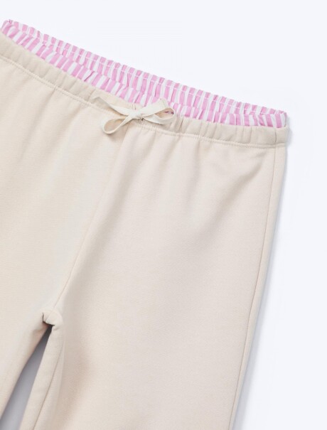 PANTALÓN INFANTIL CON BOLSILLOS BEIGE