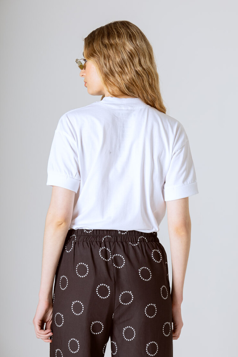 Pouli White
